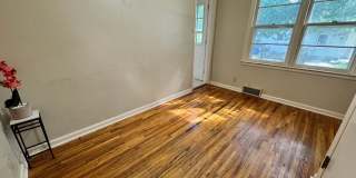 3 bed, 1.5 bath home for rent in West Waterloo Gallery 25