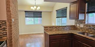Lovely 3/2 in a great location! Gallery 15