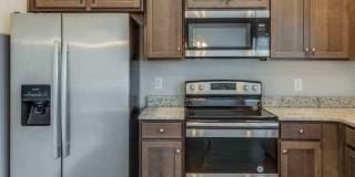 Fairview Station - Beautiful 4 / 2.5 - FENCED! Gallery 9