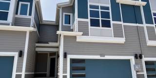 Brand New Luxury Townhome with Unparalleled Pikes Peak & Front Range Views Gallery 3
