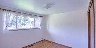 West Olympia 2bd 1 bath Cottage Rambler with Garden Space Gallery 14
