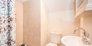 6 bed in Mission Hill Gallery 17