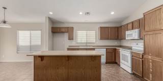 4 bedroom home in Surprise!! Gallery 14