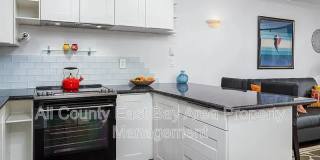 5 Admiral Dr 5 Admiral Dr Gallery 1
