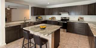 Beautiful 3/2 Available for Immediate Move In! Gallery 7