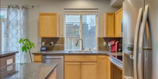 Spacious and Low-Maintenance 3BR End Townhouse Near Intel, Nike & Reed's Crossing! Gallery 12