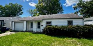 Updated 2 Bed Ranch Home w/ Huge Fenced Yard, Attached Garage & No Stairs – Moline Gallery 1