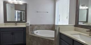 Gorgeous 4-Bedroom, 3-Bathroom Home in Providence Gallery 22