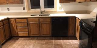 Large 3 Bed, 2 1/2 Bath, 2 Car Garage in North Pole! Gallery 7