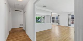 Nicely Updated 3/2 in Hyde Park Gallery 20