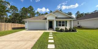 Spacious 4 Bedroom 2 Bath Home with Solar Panels! Gallery 1
