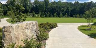 LIKE NEW IN PARK VUE! Townhome located across from Westside Park in Atlanta! MUST SEE! Gallery 36