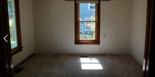 5 bedroom, 2 bath home available in York neighborhood! Gallery 6