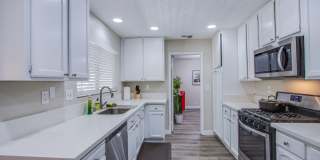 Spacious, Stylish, and Fully Furnished – Luxury 5-Bedroom Home in Henderson Gallery 12