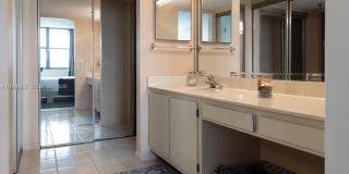 105 Lake Emerald Dr Gallery 8