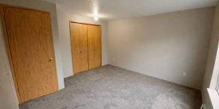 2 Week Special - 3BR Home w/ Garage, Yard & Fireplace Gallery 15