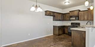 3br 2ba duplex with 2 car garage! Gallery 5