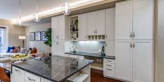 The Ivy Park Place Gallery 8