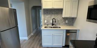 Beautiful Newly Renovated Home 4 BEDROOM 2 BATH Gallery 5
