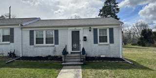 One-level, Partially Furnished Condo! Gallery 1