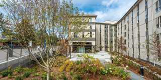 7000 Campus Apartments - Student Housing Gallery 17