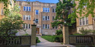 908 Reba Place Gallery 1