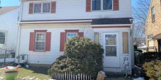 4BR, YARD, PARKING, BASEMENT Gallery 1