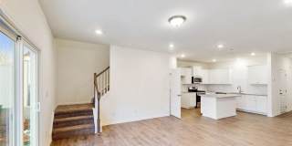 Beautiful 3BR/2.5BA Townhouse located in Kellerton Place Gallery 7