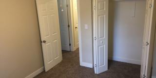 Updated 2 Bedroom Townhome for Rent in Loveland: Shared Garage, Patio, Washer/Dryer Hookups Gallery 11