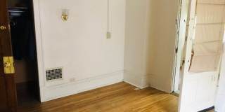 Large House w/ off-street parking & 3 BATHROOMS! Gallery 11