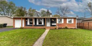 Gorgeous 3 Bedroom 2 Bath with FULL FINISHED BASEMENT in MUNDELEIN! Gallery 1