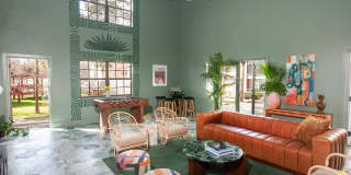 The Avenue Gallery 25