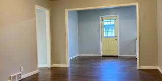 107 N Gillette Ave Gallery 7