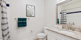 Sofi at Salem Station Gallery 13