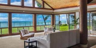 Luxury 5BR Oceanfront Home w/ Private Pool & Beach Access: Konishiki Beachhouse Luxury 5BR Oceanfront Home w/ Private Pool & Beach Access: Konishiki Beachhouse Gallery 12