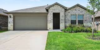 Spacious and Inviting Home with Open Living and Private Yard Gallery 1