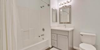 Excellent 2 Bed 2 Bath Condo - Completely Remodeled! Gallery 26
