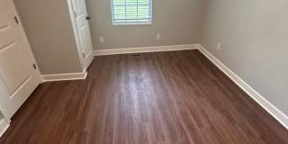 Newly Renovated Spacious 3 Bedroom w/ Full Appliance Package Gallery 19