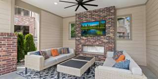 Rivercrest Gallery 27