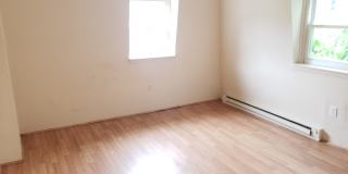 Charming 2Bed/1Bath Semi-Detached Home in Allentown! Gallery 5