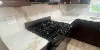 Spacious and Spectacular! 4 Bedroom home on gorgeous lot. Gallery 3