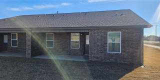 Nice Newer Duplexes Near XNA and Bentonville Gallery 62