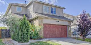 Beautiful 3-Bedroom Home with Bonus Game Room Near Downtown & Airport! Beautiful 3-Bedroom Home with Bonus Game Room Near Downtown & Airport! Gallery 1
