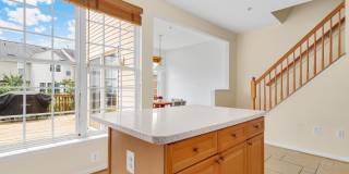1942 CROSSING STONE Court Gallery 11