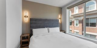 635 Slaters Ln Gallery 10