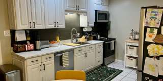 3/2 Duplex Conveniently Situated in an Established Neighborhood! Gallery 12