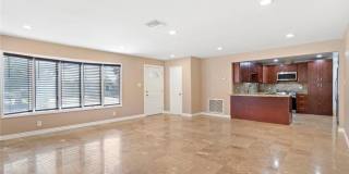 12111 Hammack Street Gallery 11