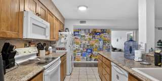 123 E ERIE Drive Gallery 10