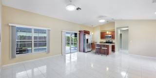 250 SE 44th Street Gallery 4