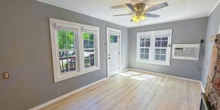AVAILABLE NOW 2B/1B Lake View Living in the Heart of Osage Beach AVAILABLE NOW 2B/1B Lake View Living in the Heart of Osage Beach Gallery 4